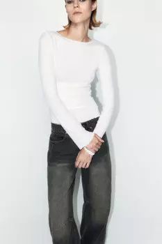 Лонгслив облегающий с расклешенными рукавами