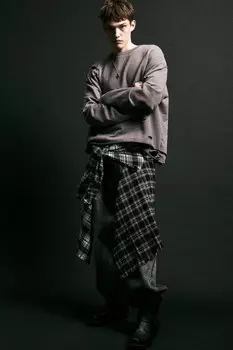 Лонгслив oversize рваный двуслойный