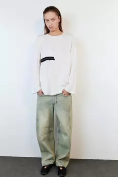 Лонгслив oversize с асимметричной вставкой