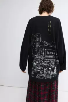 Лонгслив oversize с принтом в стиле аниме