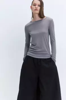 Лонгслив приталенный из тонкого трикотажа