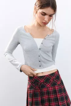 Лонгслив с имитацией майки