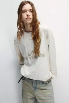 Лонгслив со стиркой и принтом