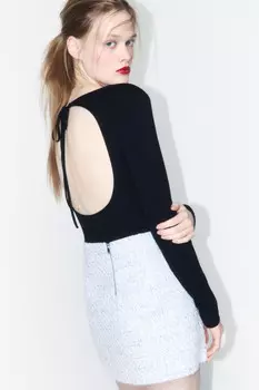 Лонгслив вискозный с вырезом и завязками на спине