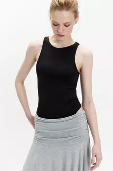 Майка-боди гладкая на широких бретелях