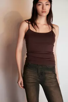 Майка гладкая на тонких бретелях