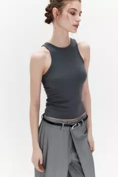 Майка гладкая облегающая на широких бретелях