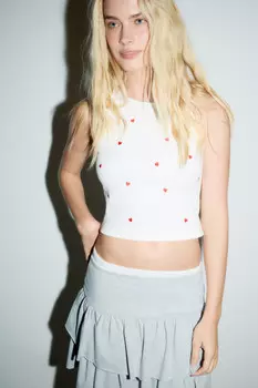 Майка-топ в рубчик с декором