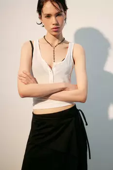 Майка трикотажная с застежкой на груди