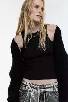 Майка в рубчик рваная с вареным эффектом