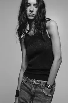 Майка в рубчик с вареным эффектом