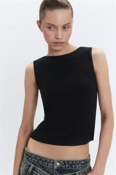 Майка вискозная с вырезом-лодочкой