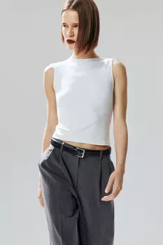 Майка вискозная с вырезом-лодочкой