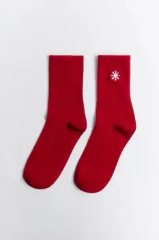 Носки высокие с рождественской вышивкой