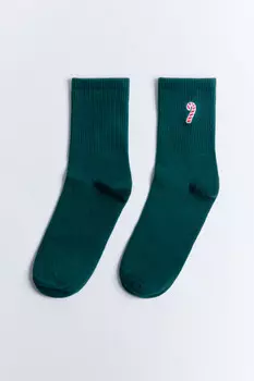 Носки высокие с рождественской вышивкой