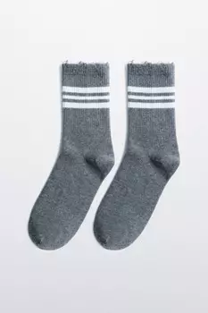 Носки высокие с рваными краями