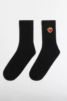 Носки высокие с вышитым сердечком