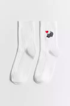 Носки в рубчик с вышивкой