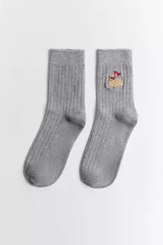 Носки в рубчик с вышивкой