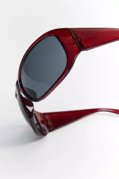 Очки солнцезащитные в широкой оправе