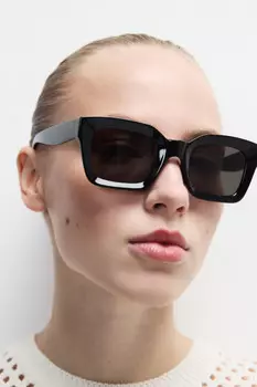 Очки солнцезащитные в широкой оправе