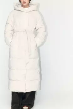 Пальто стеганое с капюшоном и поясом