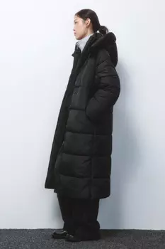 Пальто стеганое с капюшоном и воротником-стойкой