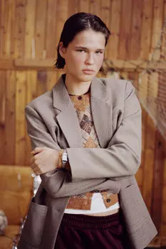 Пиджак в клетку с накладными карманами