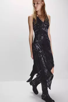 Платье асимметричное с бархатным принтом