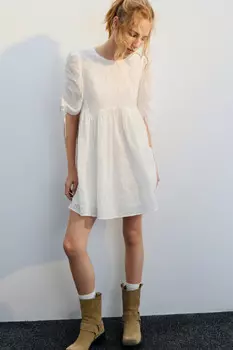 Платье бэби-долл ажурное с рукавами-фонариками