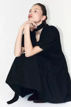 Платье бэби-долл с V-вырезом и бантом