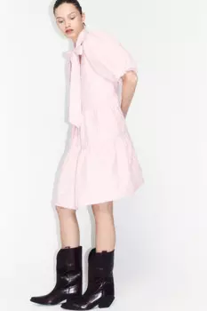 Платье бэби-долл с V-вырезом и бантом