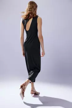 Платье-футляр миди с вырезом на спине