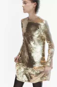 Платье из пайеток с длинными рукавами и воланом