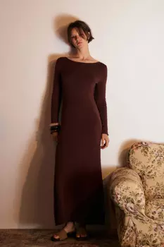 Платье из тонкого вязаного трикотажа