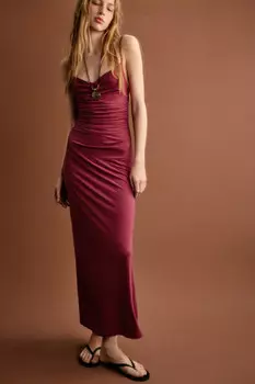 Платье миди облегающее на тонких бретелях