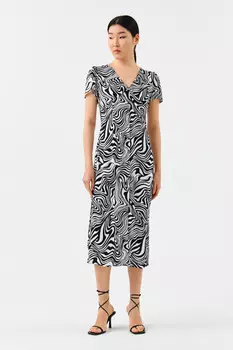 Платье миди вискозное с v-образным вырезом