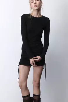 Платье мини облегающее с драпировками и завязками