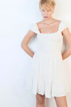 Платье мини с облегающим верхом и воланом