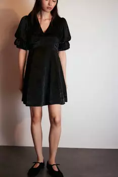 Платье мини с пышными рукавами