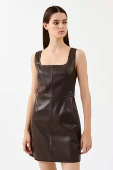 Платье-сарафан из экокожи приталенное