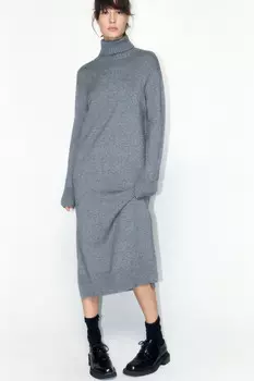 Платье-свитер миди вязаное свободное с разрезом