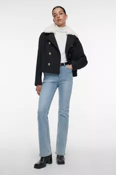 Полупальто короткое шерстяное с меховым воротником