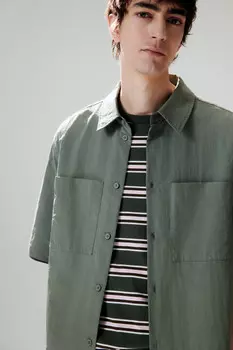 Рубашка с нагрудными карманами