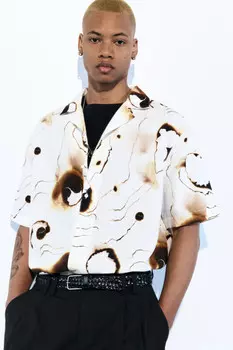 Рубашка свободная с коротким рукавом и принтом