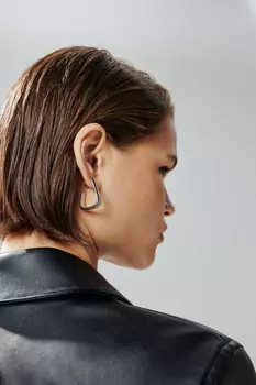 Серьги-гвоздики в виде квадратных полуколец