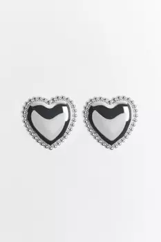 Серьги-гвоздики в виде сердец с декором