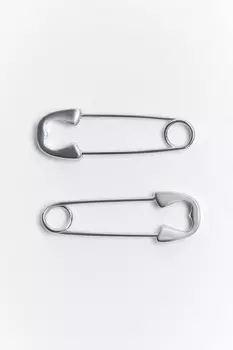 Серьги серебристые в виде булавок