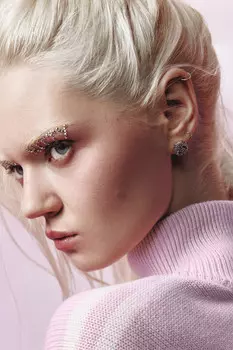 Набор серег со стразами и подвесками (2 пары)