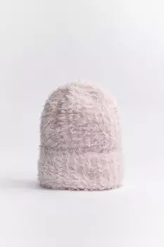 Шапка-бини вязаная из пушистой пряжи